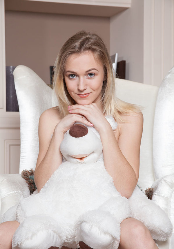 Фаина, 22